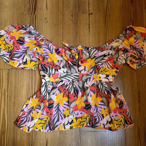 LOFT Tops - Loft floral tropical flutter short sleeve off shoulder cropped peplum top SIZE M